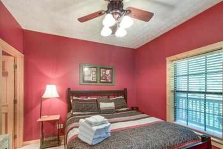 Room 9 of 23