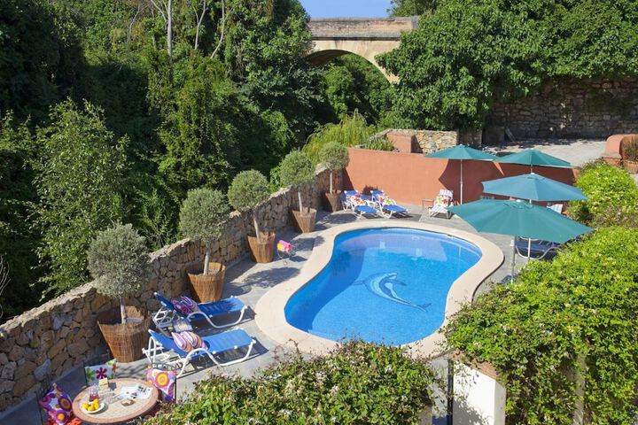 Pool 45 of 67