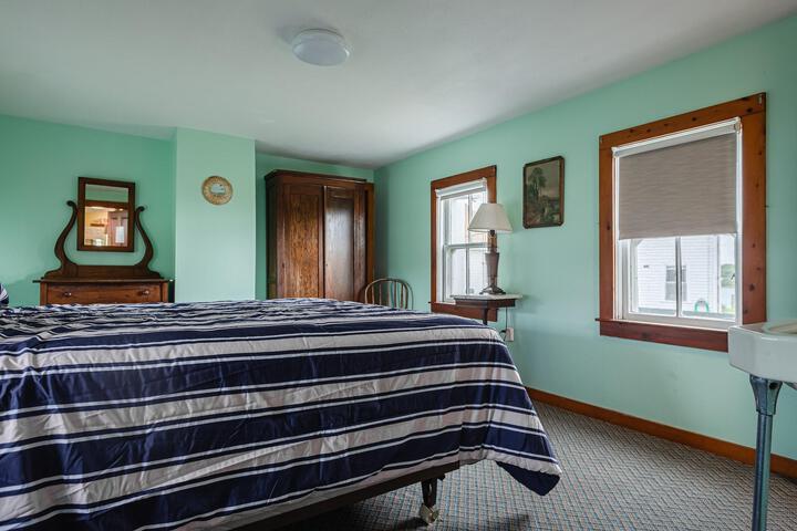 Room 40 of 63