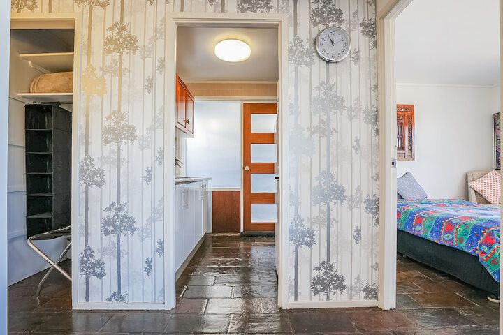 Room 24 of 83