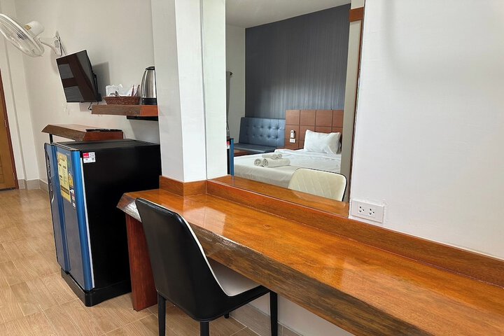 Room 4 of 61
