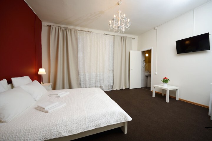 Room 15 of 48