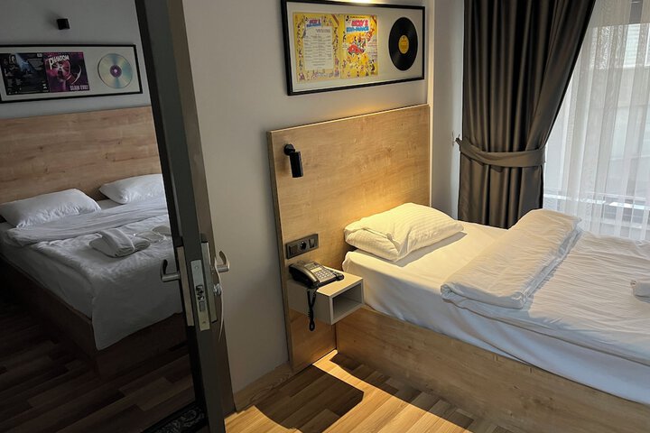 Room 27 of 39