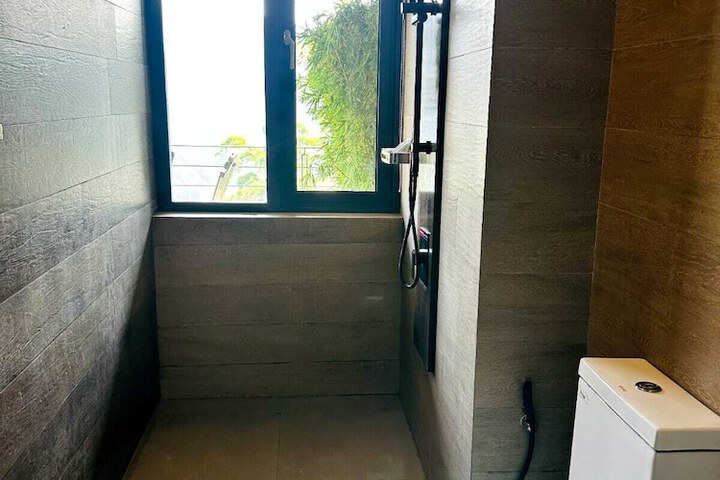Room 33 of 55