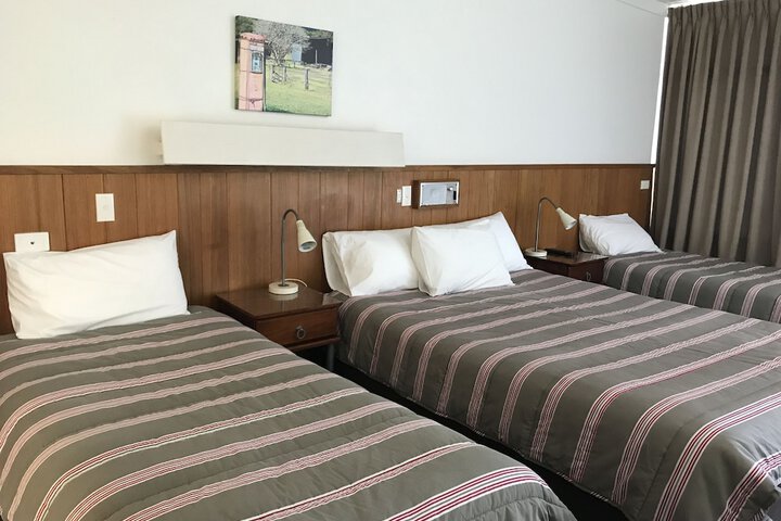 Room 17 of 27