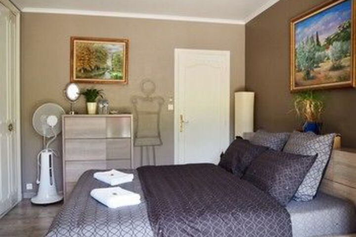 Room 13 of 21