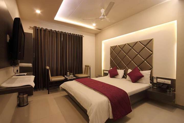 Room 5 of 19