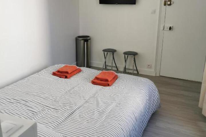 Room 5 of 7