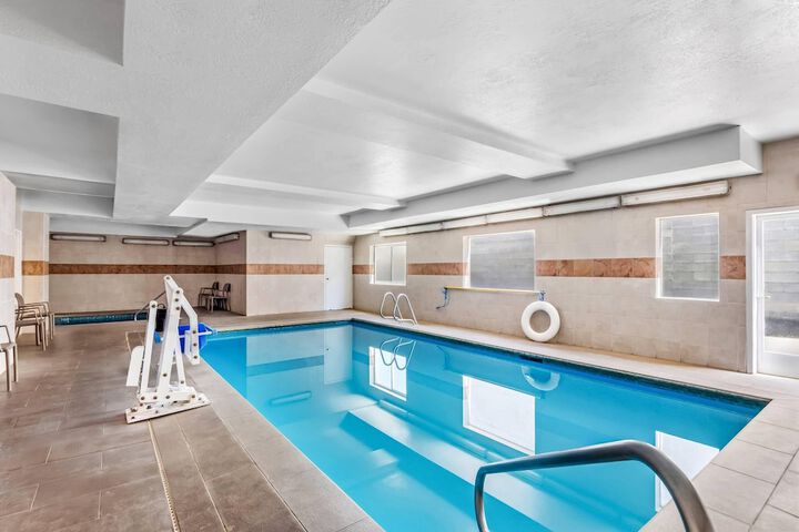 Hotel Pool