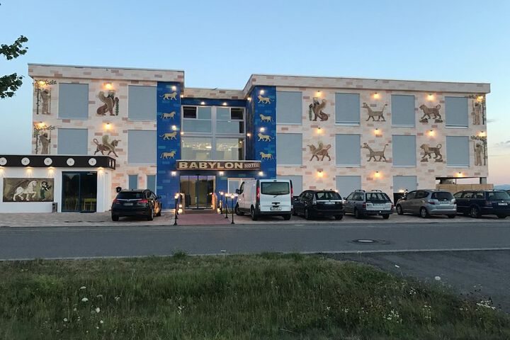 Hotel 53 of 55