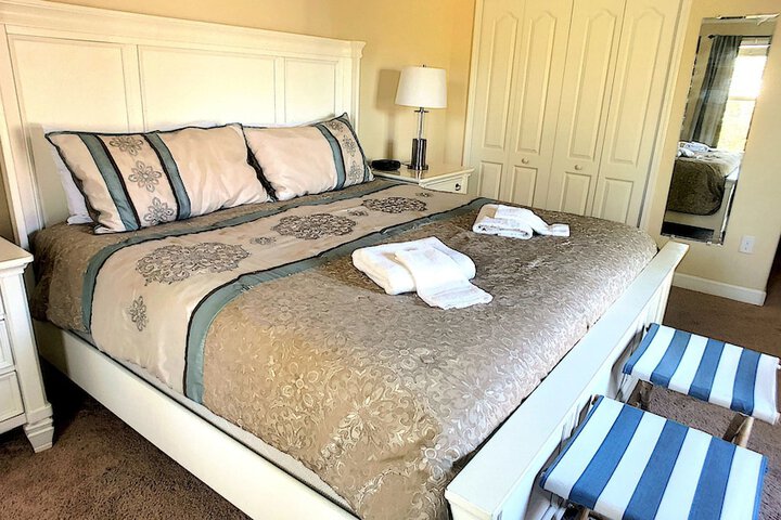 Room 4 of 51