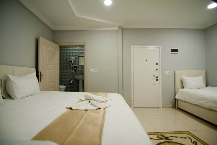 Room 50 of 83