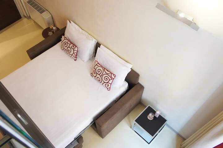 Room 42 of 89