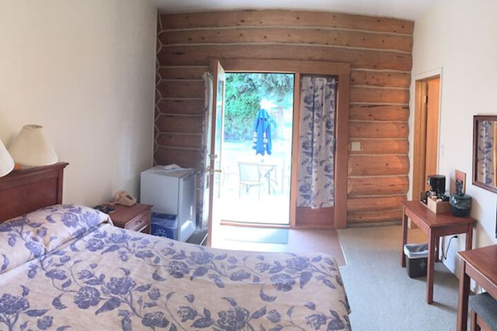 Room 13 of 80