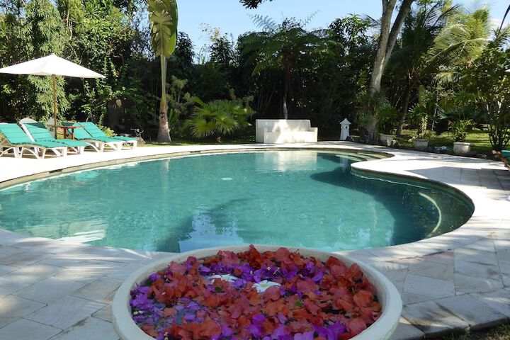 Hotel Pool