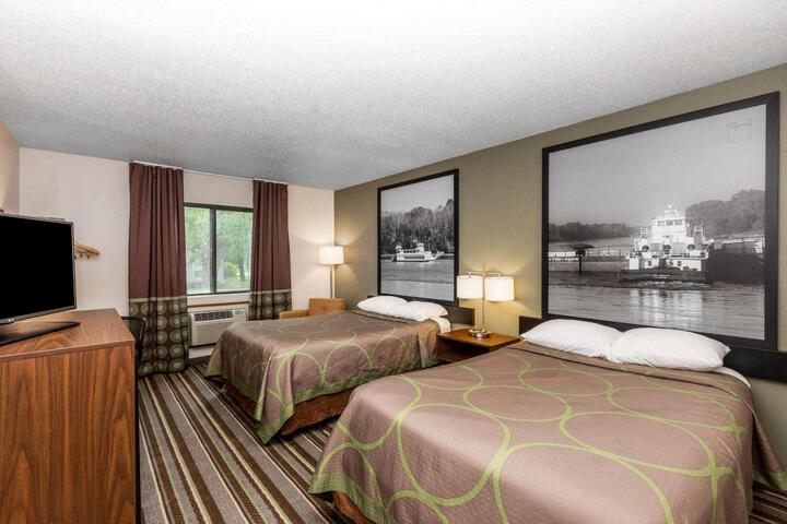 Double Accessible Queen Size Bed (8 of 8)
