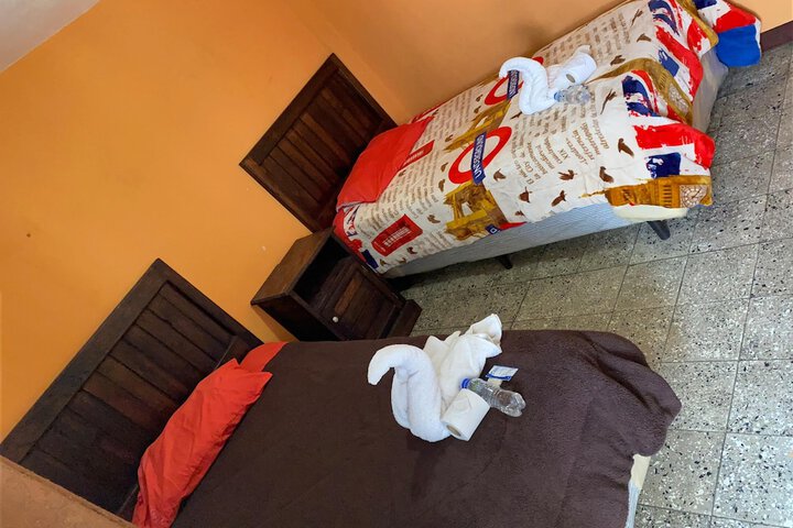 Room 4 of 10