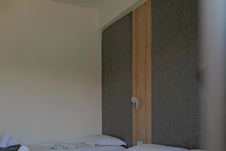 Room 10 of 48
