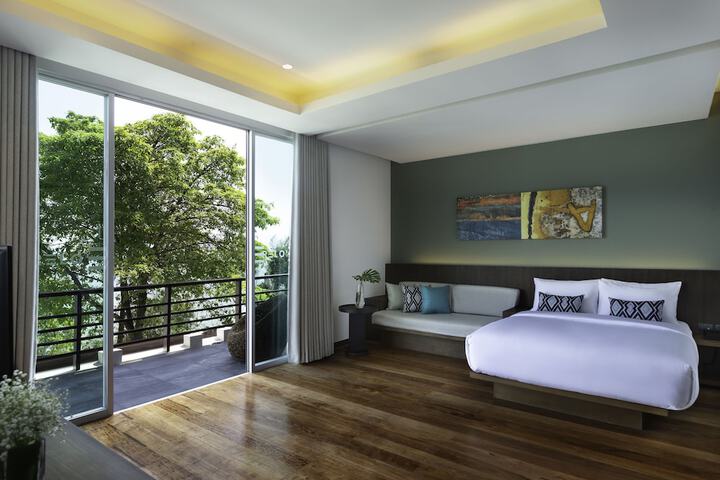 Room 37 of 80