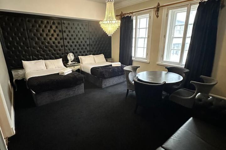 Room 84 of 171