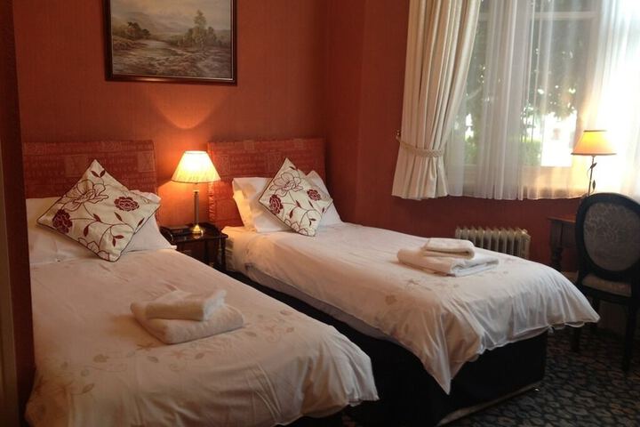 Room 5 of 19