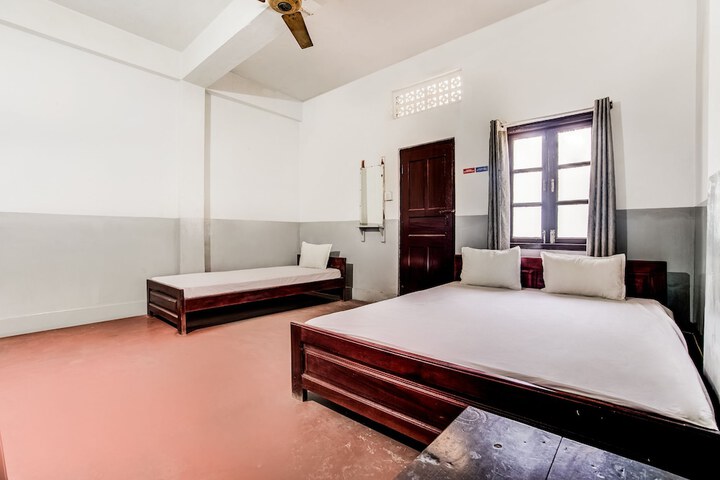 Room 8 of 13