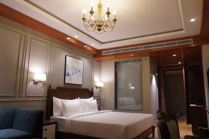 Room 12 of 72