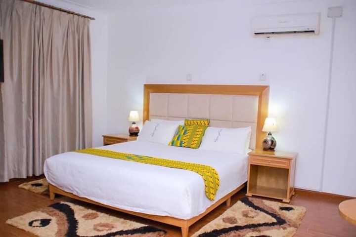 Room 2 of 24