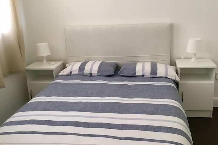 Room 6 of 12