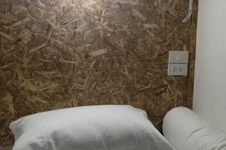 Room 7 of 27