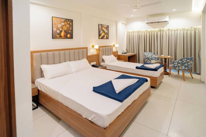 Room 7 of 25