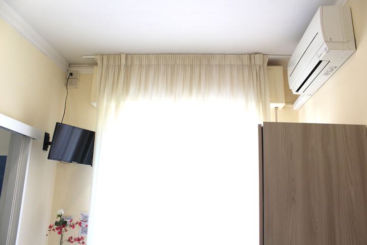Room 40 of 136