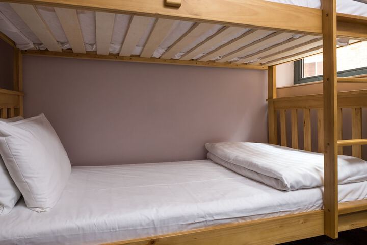 Room 7 of 30