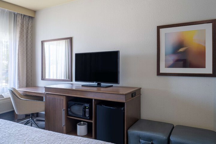 Room 11 of 33