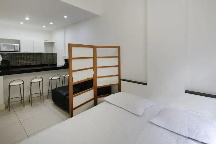 Room 4 of 11