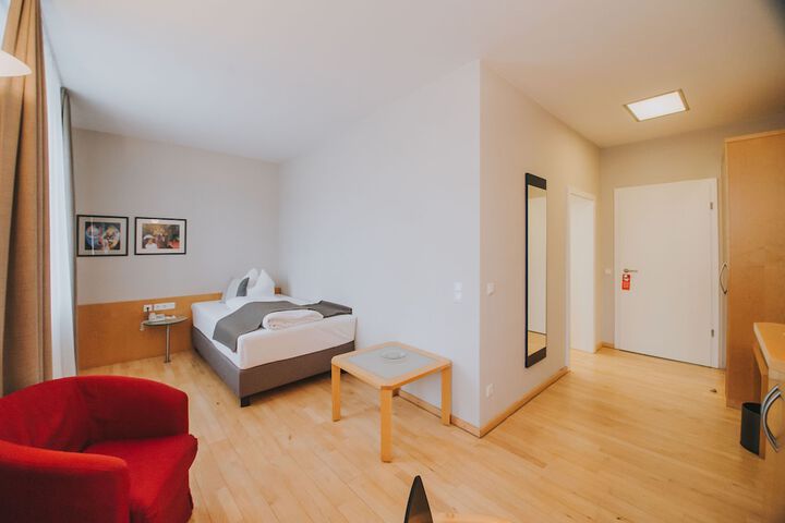 Room 17 of 24