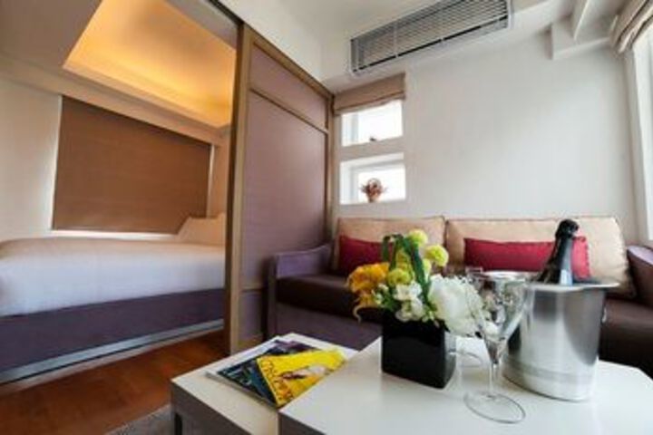 Room 10 of 20