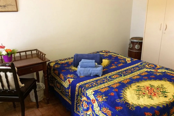 Room 2 of 9