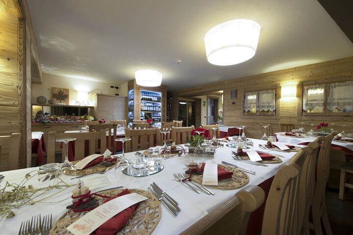 Dining 64 of 75