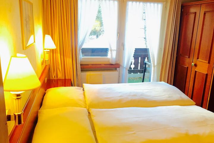 Room 4 of 55