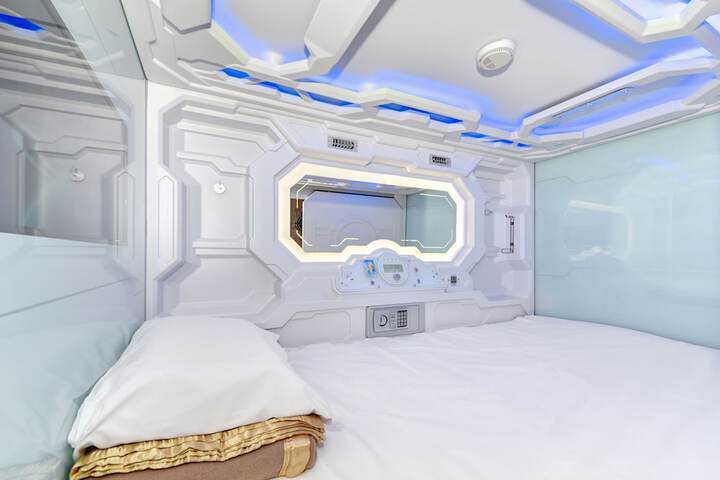 Room 5 of 19