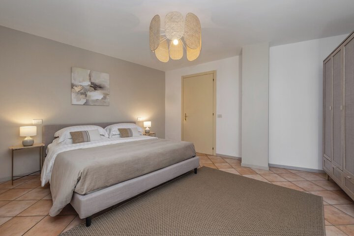 Room 15 of 137