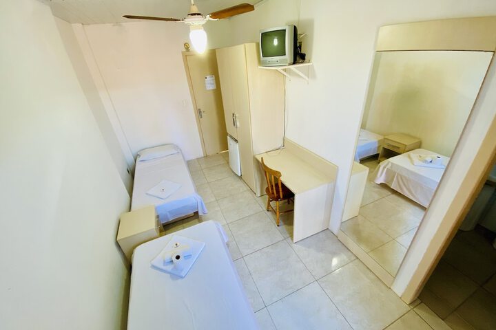 Room 9 of 19