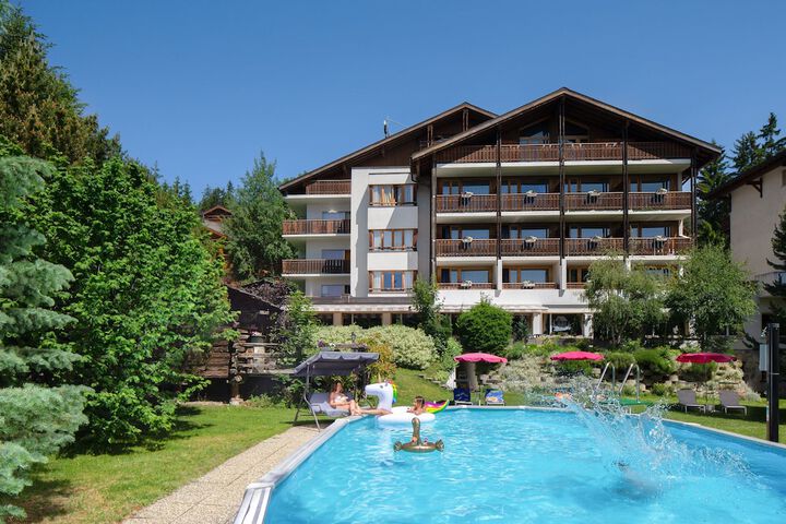 Hotel Pool
