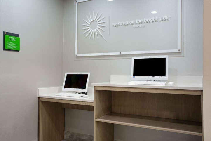 Business Center 26 of 29