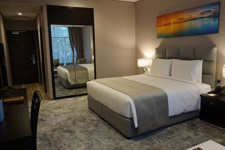 Room 8 of 25