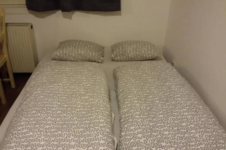 Room 2 of 8