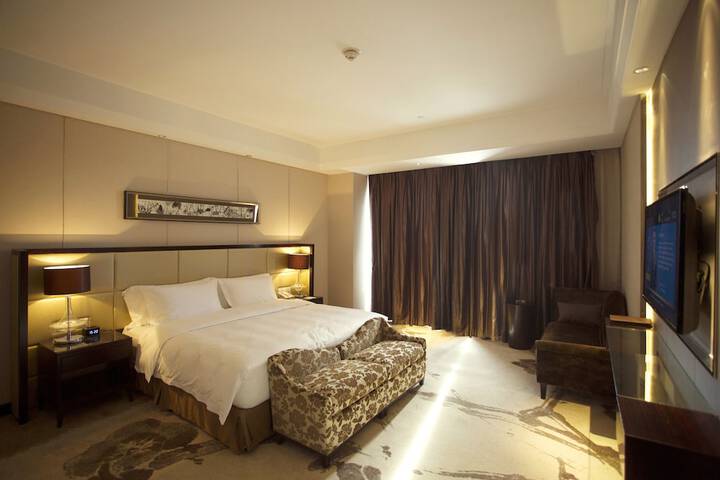 Room 5 of 44