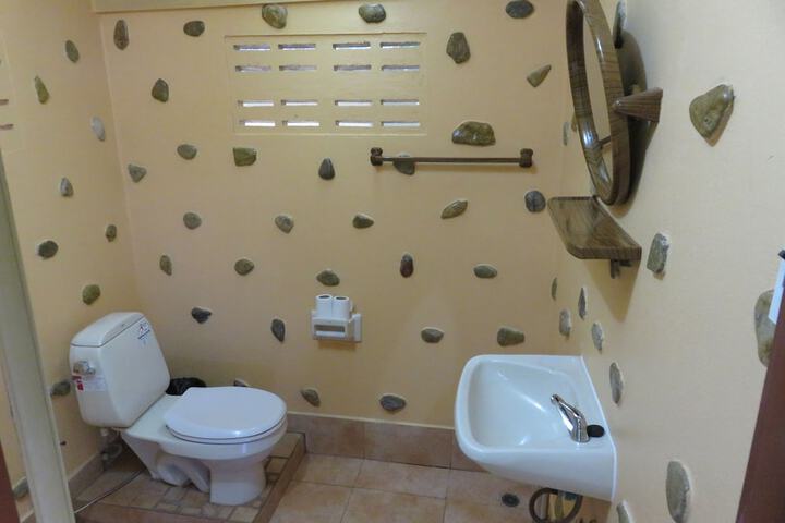 Room 64 of 137