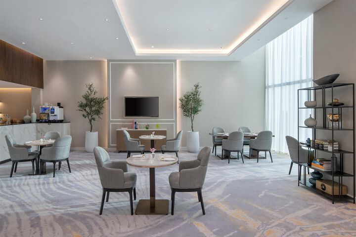 Lounge 125 of 153